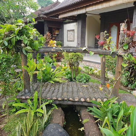 Liyer House Hotel Lodtunduh Ngoại thất bức ảnh