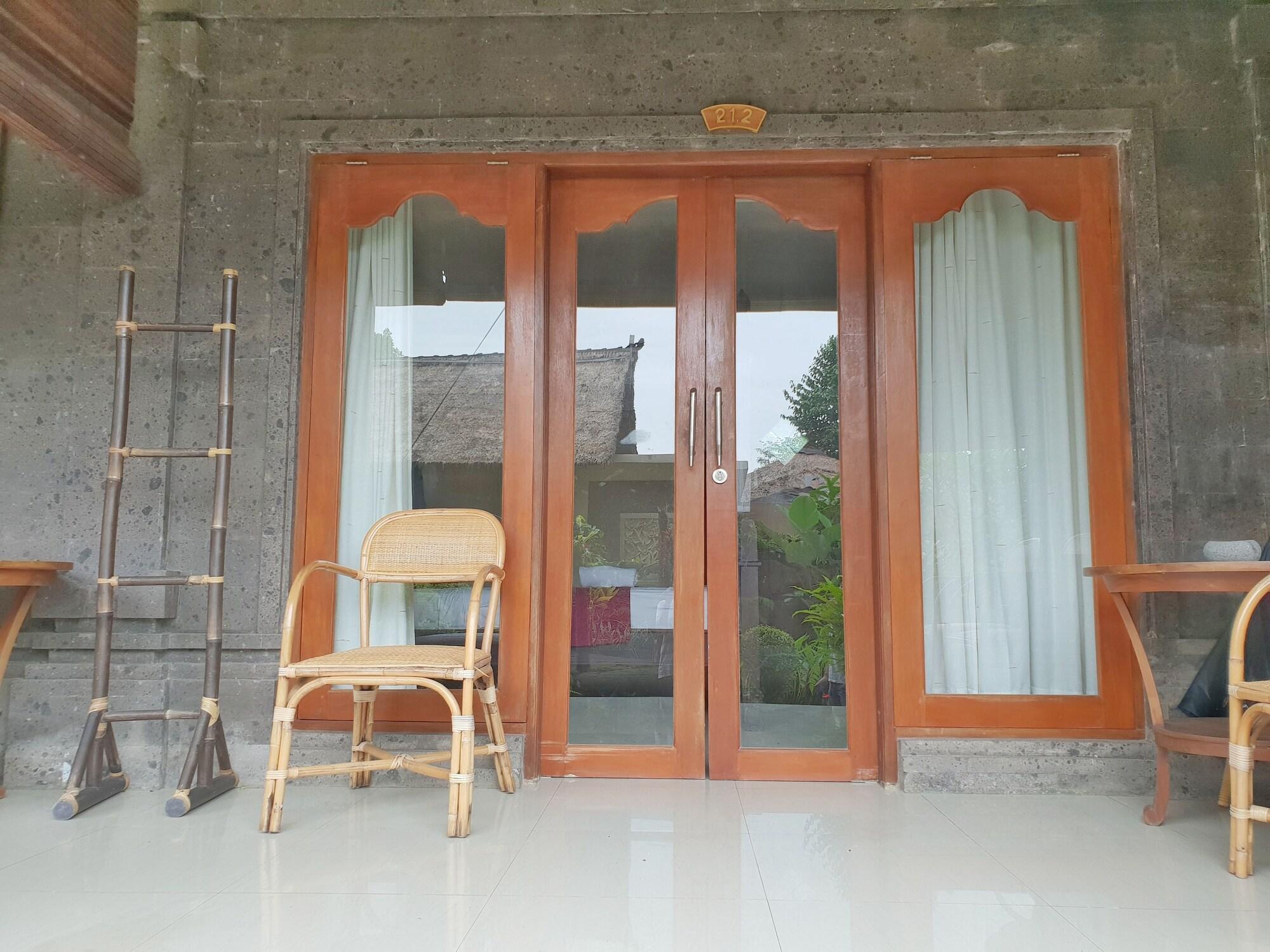 Liyer House Hotel Lodtunduh Ngoại thất bức ảnh