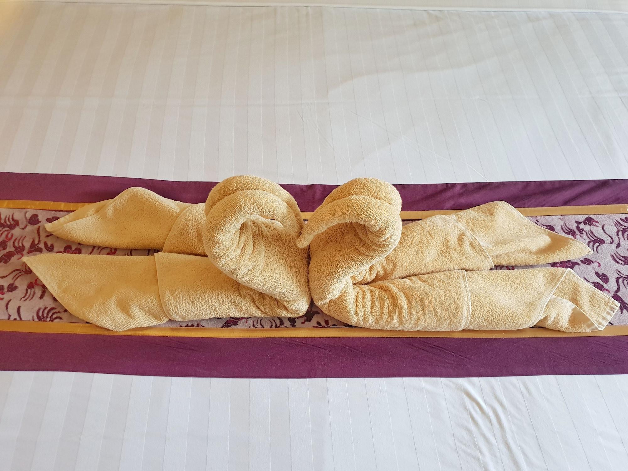 Liyer House Hotel Lodtunduh Ngoại thất bức ảnh