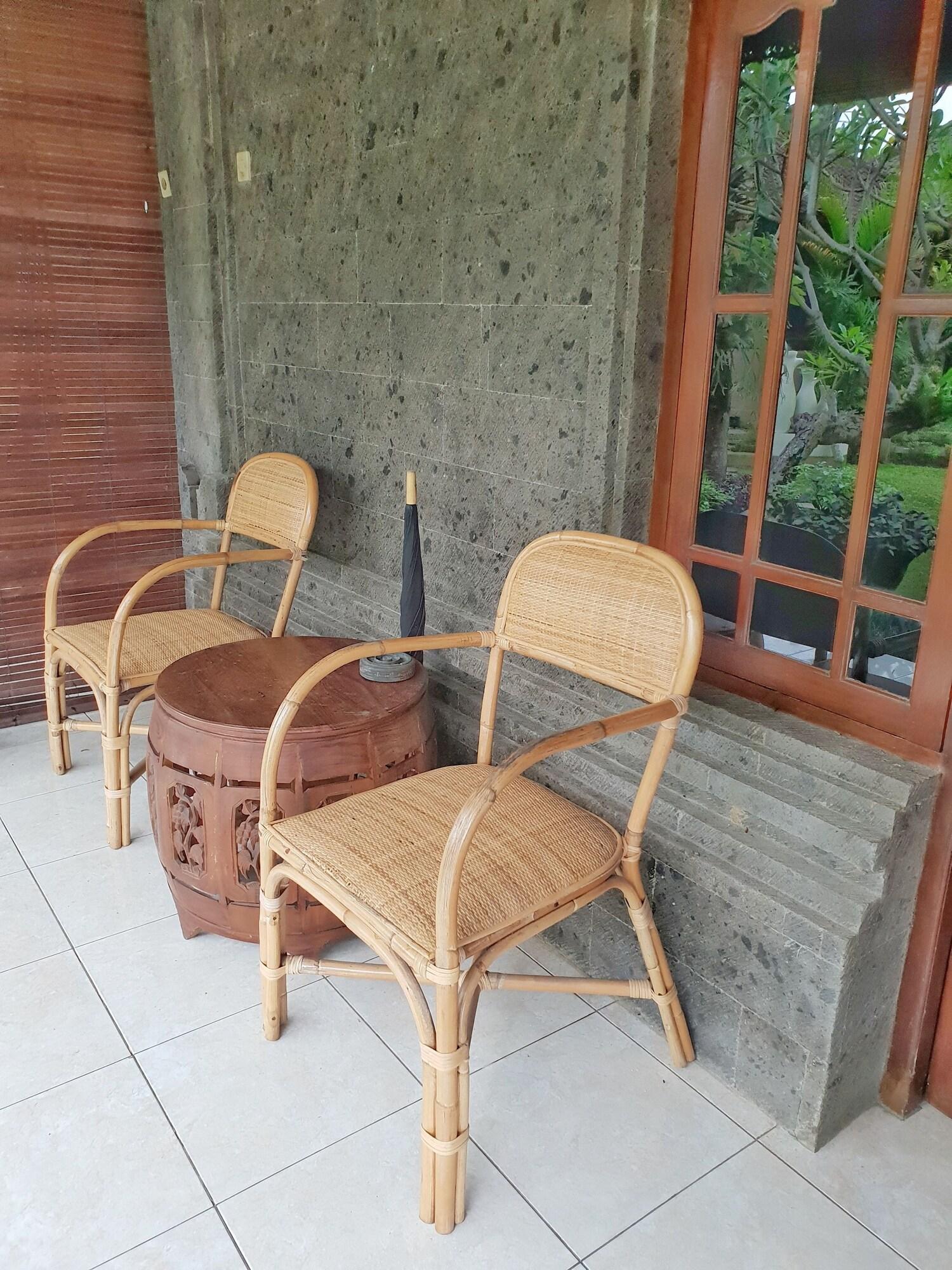 Liyer House Hotel Lodtunduh Ngoại thất bức ảnh