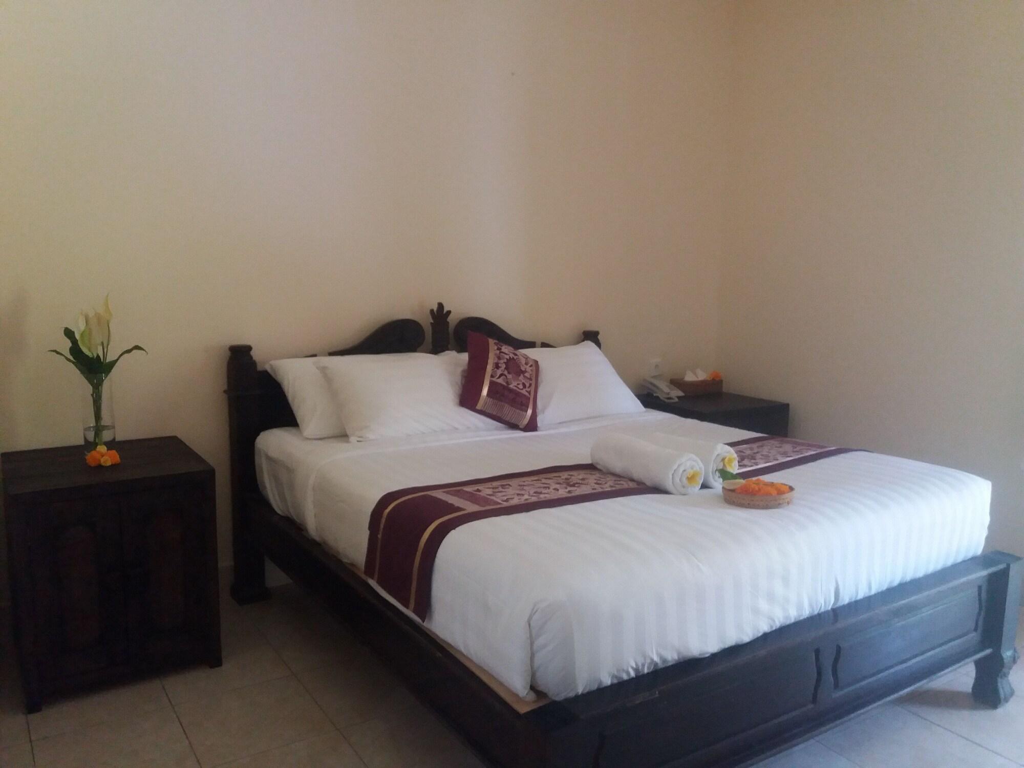 Liyer House Hotel Lodtunduh Ngoại thất bức ảnh