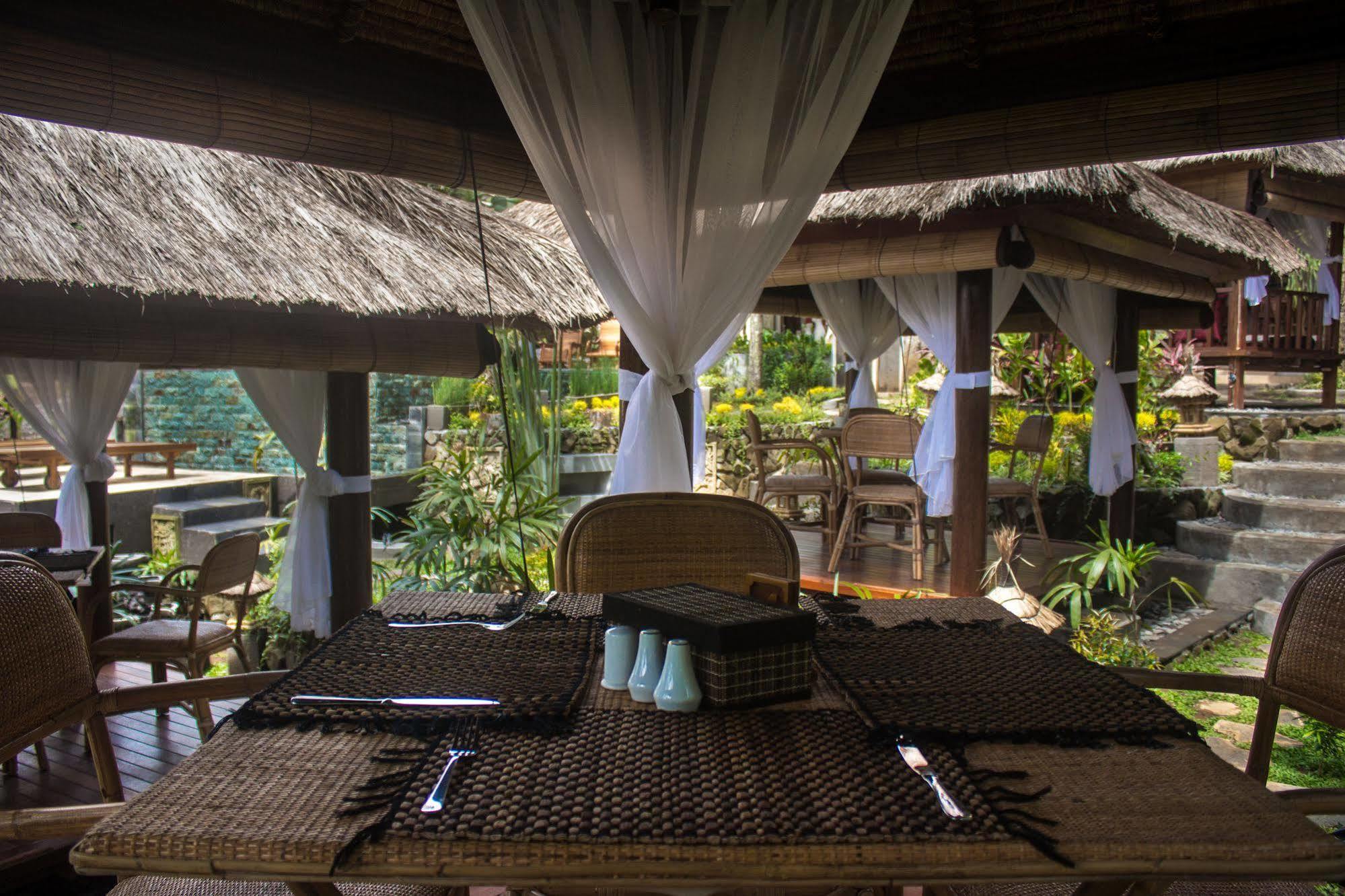 Liyer House Hotel Lodtunduh Ngoại thất bức ảnh