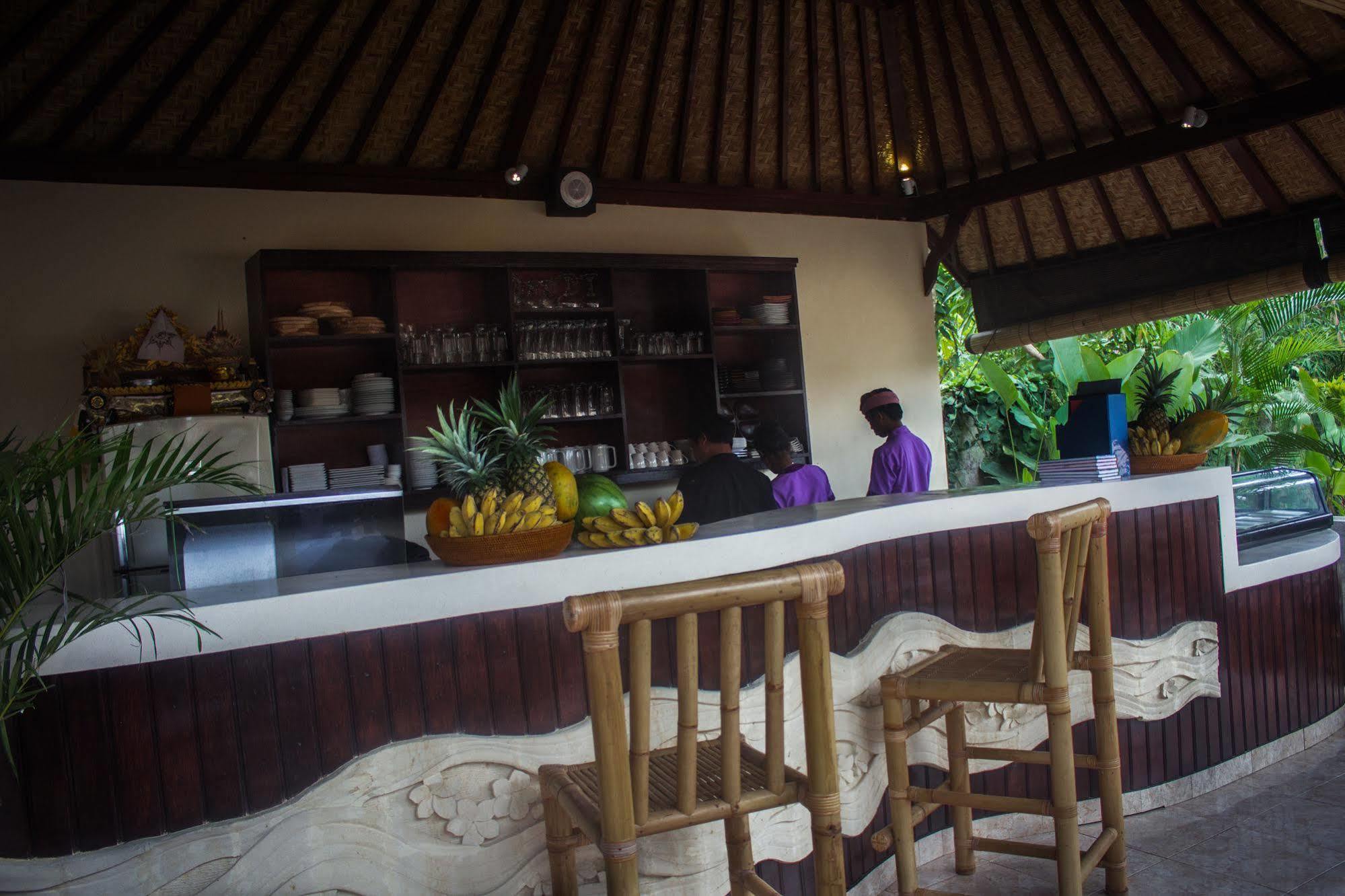 Liyer House Hotel Lodtunduh Ngoại thất bức ảnh